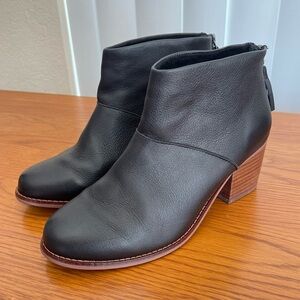 TOMS Carpe Diem Black Leather Ankle Boots Size 6